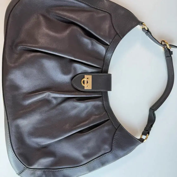 [BUNJANG] Salvatore Ferragamo Gancini Shoulder Bag / 페라가모 간치니 숄더백 블랙