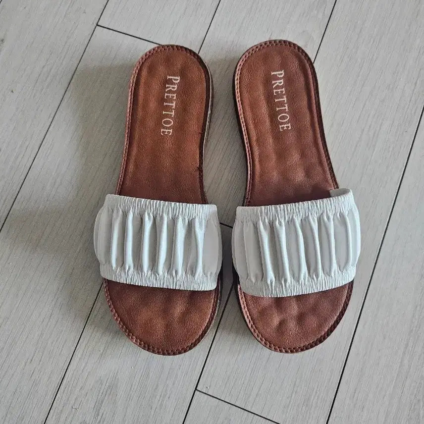 [BUNJANG] Women's Shirring Detail Slippers (Size 245) / 여성슬리퍼245(새상품)