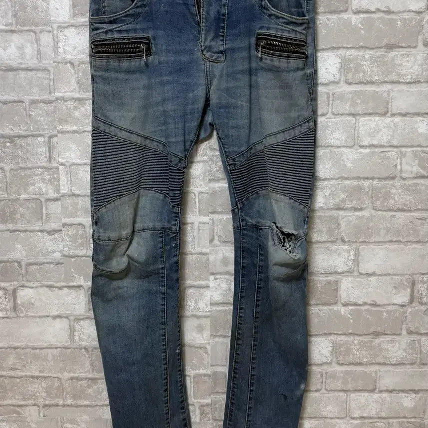 [BUNJANG] Balmain 2010s Distressed Washed Biker Jeans / 발망 2010s 디스트로이드 워싱 바이커진