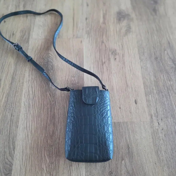 [BUNJANG] Alligator Embossed Leather Crossbody Bag / 악어무늬 가죽 크로스백 폰가방