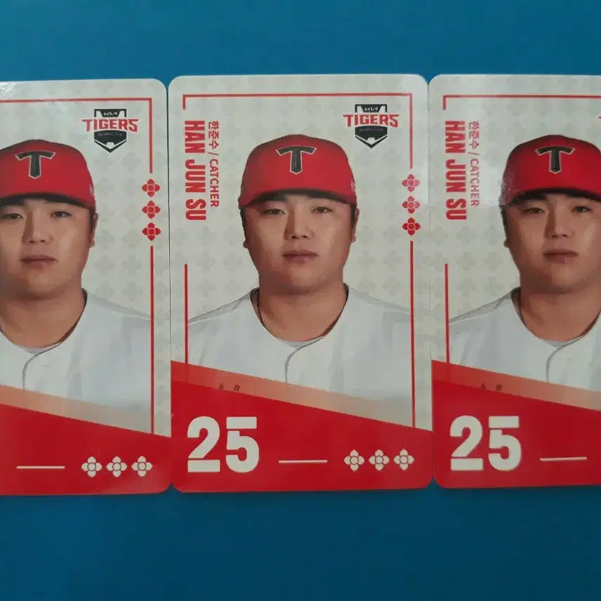 [BUNJANG] KIA Tigers Han Jun-soo Baseball Cards - 3 Card Bundle / KIA 타이거즈 한준수 선수 카드 3매 모두