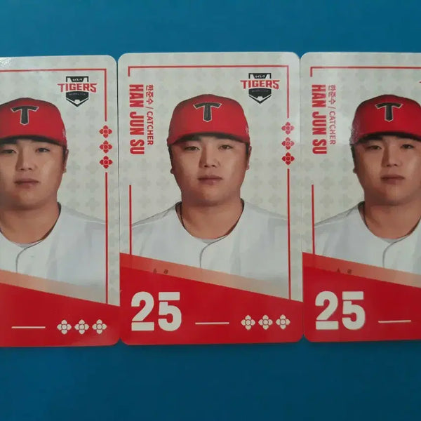 [BUNJANG] KIA Tigers Han Jun-soo Baseball Cards - 3 Card Bundle / KIA 타이거즈 한준수 선수 카드 3매 모두