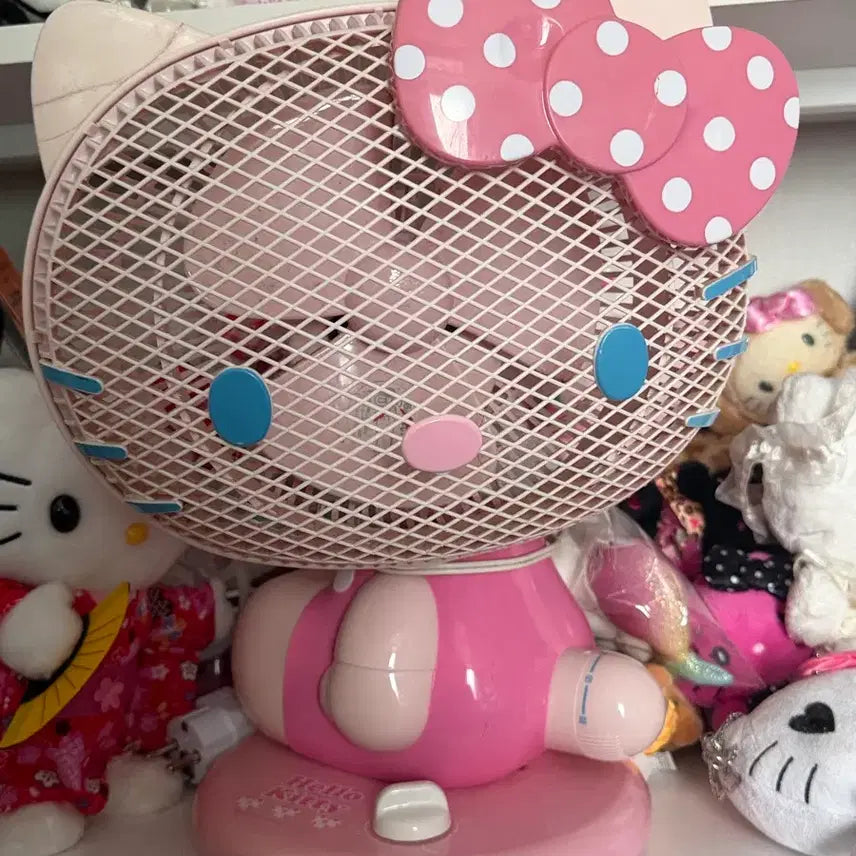 [BUNJANG] Hello Kitty Face Fan (Classic Pink) / 키티 얼굴 선풍기 고전키티 헬로키티 선풍기