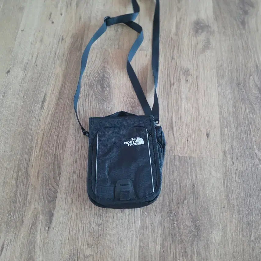 [BUNJANG] The North Face Cross Bag Black / 노스페이스 크로스백 블랙