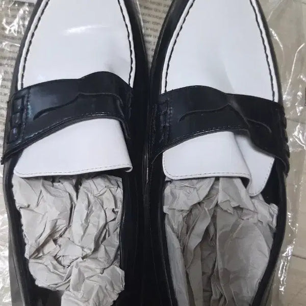 [BUNJANG] H&M Loafers & Zara Sneakers / H&m 로퍼 블랙 화이트 로퍼 와 zara 스니커즈