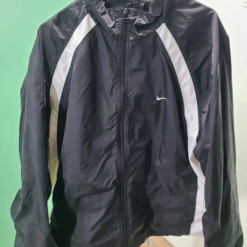 [BUNJANG] Nike Color-Blocked Windbreaker Jacket / 나이키 바람막이 검흰 흰색 배색