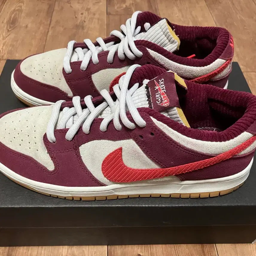 [BUNJANG] Nike x Skate Like A Girl SB Dunk Low (270mm) / 나이키 x 스케이트 라이크 어 걸 SB 덩크로우 270