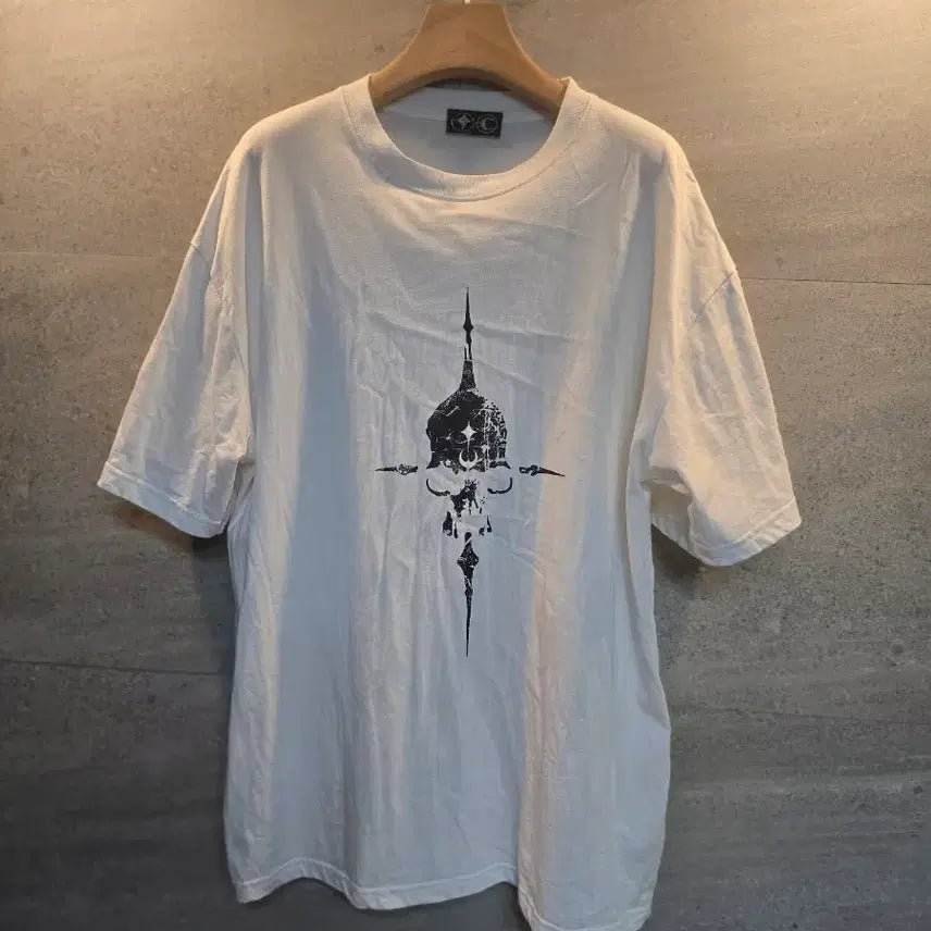 [BUNJANG] Luxury Graphic T-Shirt / 화이트. 럭셔리 그래픽 반팔티.