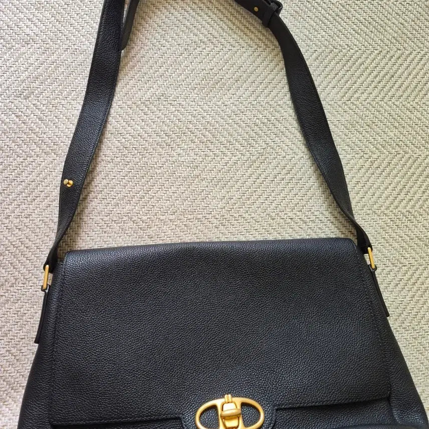 [BUNJANG] Atelier Vanessa Bruno Shrunken Leather Shoulder Bag Black L Size / 아떼바네사브루노 슈렁큰 레더 숄더백 블랙 L 사이즈