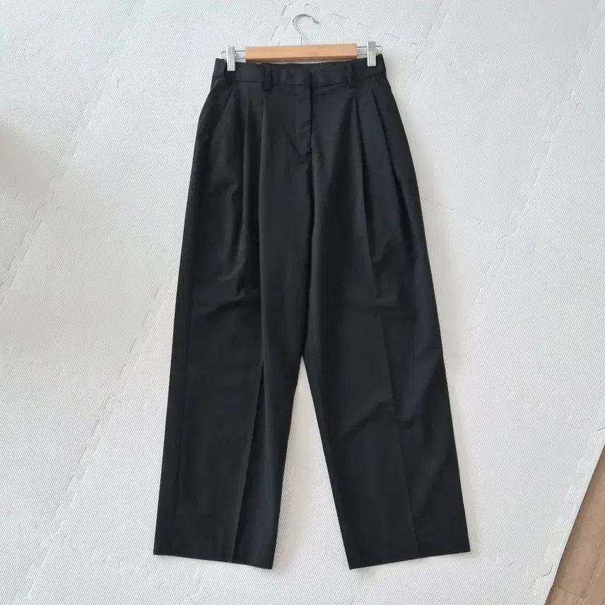 [BUNJANG] Musinsa Standard Women's Semi Balloon Hidden Banding Slacks / 무신사 스탠다드 우먼 세미 벌룬 히든 밴딩 여성 슬랙스 바지 팝니다
