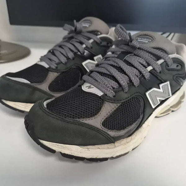 [BUNJANG] New Balance 2002R Vintage Black Running Shoes (Size 260) / 뉴발란스 2002R 빈티지블랙 260 판매