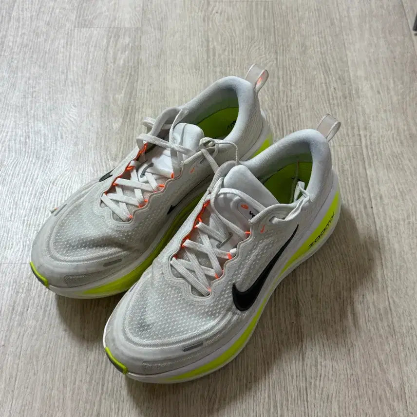 [BUNJANG] Nike Vomero 5 White Volt 265 / 나이키 보메로 플러스 화이트 볼트 265