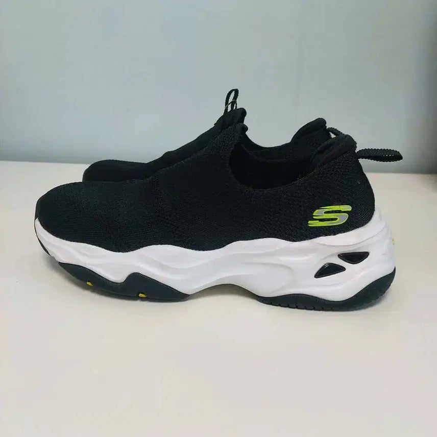 [BUNJANG] Skechers D'Lites 4.0 Women's Walking Shoes / 스케쳐스 딜라이스 4.0 여성 워킹화/225/구제24시/일