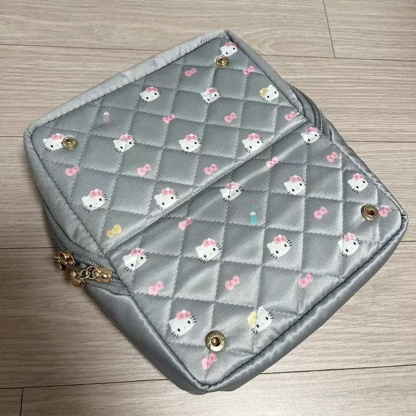 [BUNJANG] Sanrio Hello Kitty Standing Stationery Pouch / 산리오 키티 스탠딩 문구 파우치 문구 케이스 그레이