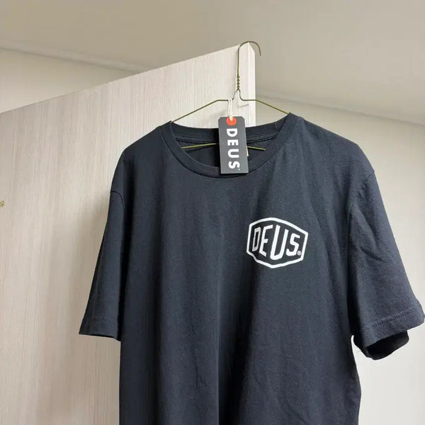 [BUNJANG] Deus Ex Machina Black T-Shirt (L) / 데우스 엑스 마키나 블랙 반팔티 L