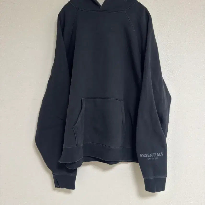 [BUNJANG] Fear of God Essentials Black Fleece Pullover Hoodie (L) / [L] 피오갓에센셜 블랙 플리스 풀오버 후디