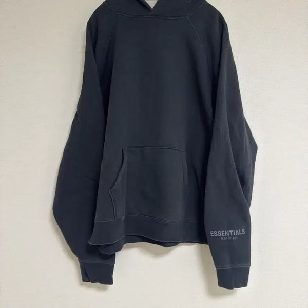 [BUNJANG] Fear of God Essentials Black Fleece Pullover Hoodie (L) / [L] 피오갓에센셜 블랙 플리스 풀오버 후디