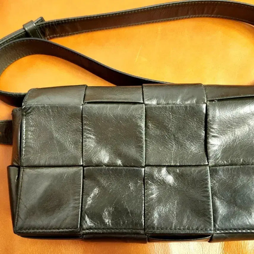 [BUNJANG] Bottega Veneta Cassette Belt Bag Khaki / 보테가베네타 카세트 벨트 백 카키