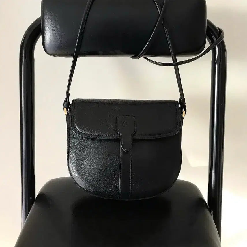 [BUNJANG] Burberry Logo Leather Crossbody Bag / 버버리 로고 레더 크로스백 가방