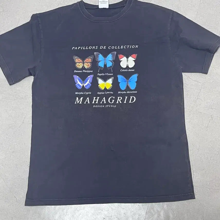 [BUNJANG] Mahagrid Butterfly Short Sleeve T-Shirt Charcoal / 마하그리드 버터플라이 반팔티 차콜