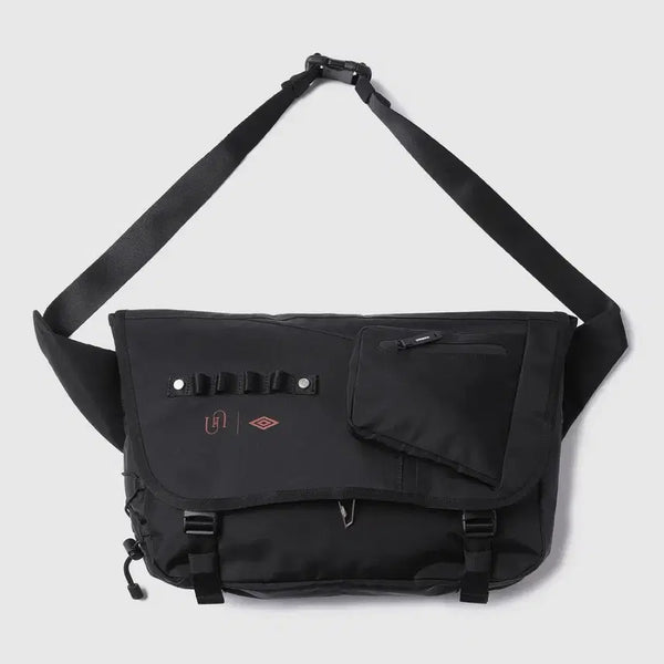 [BUNJANG] Umbro Undermycar Messenger Bag / 엄브로 언더마이카 메신저백