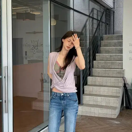 [BUNJANG] The Eiffel Deep Lap Sleeveless Top / 더에펠 딥랩 드레이프 슬리브리스