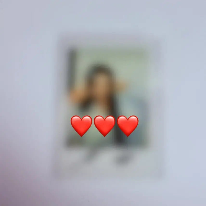 [BUNJANG] ARTMS Jinsoul Signed Polaroids / 아르테미스 진솔 싸폴 싸인 폴라로이드
