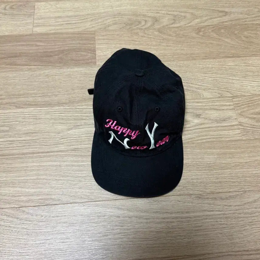 [BUNJANG] TOKEN GIFT Happy New Year 2025ver. Black Cotton Cap / 토큰기프트(TOKEN GIFT) Happy New Year