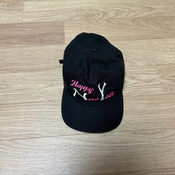 [BUNJANG] TOKEN GIFT Happy New Year 2025ver. Black Cotton Cap / 토큰기프트(TOKEN GIFT) Happy New Year