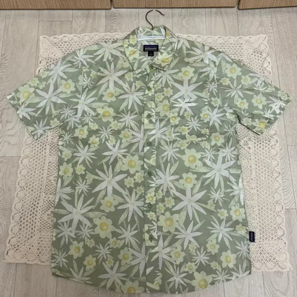 [BUNJANG] Patagonia Organic Cotton Flower Pattern Short Sleeve Shirt / 파타고니아 오가닉 코튼 플라워 패턴 반팔 셔츠