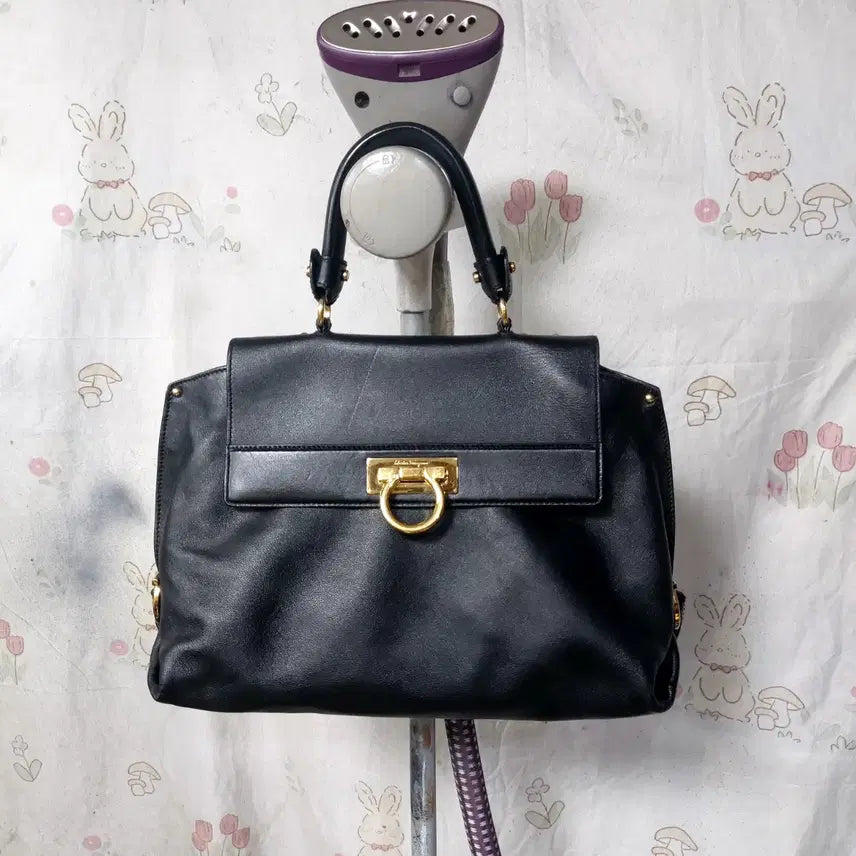 [BUNJANG] Ferragamo Gold Tone Classic Tote Bag / 페라가모    금장  클래식   토트백