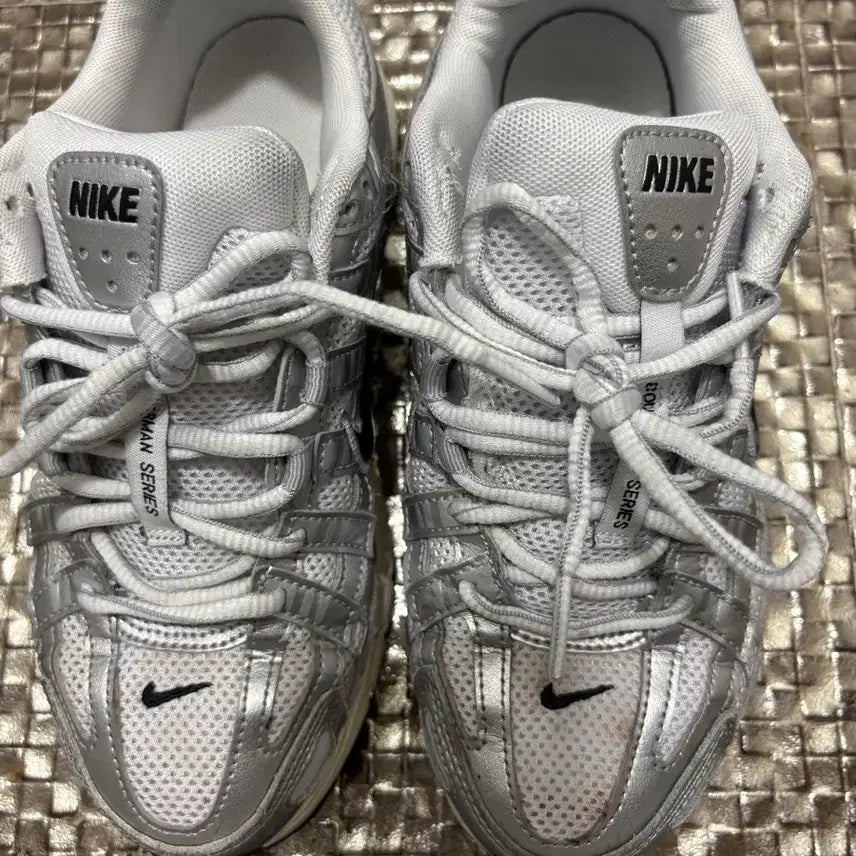 [BUNJANG] Nike P-6000 White Metallic Silver Women's Sneakers / 나이키 P-6000 화이트 메탈릭 실버