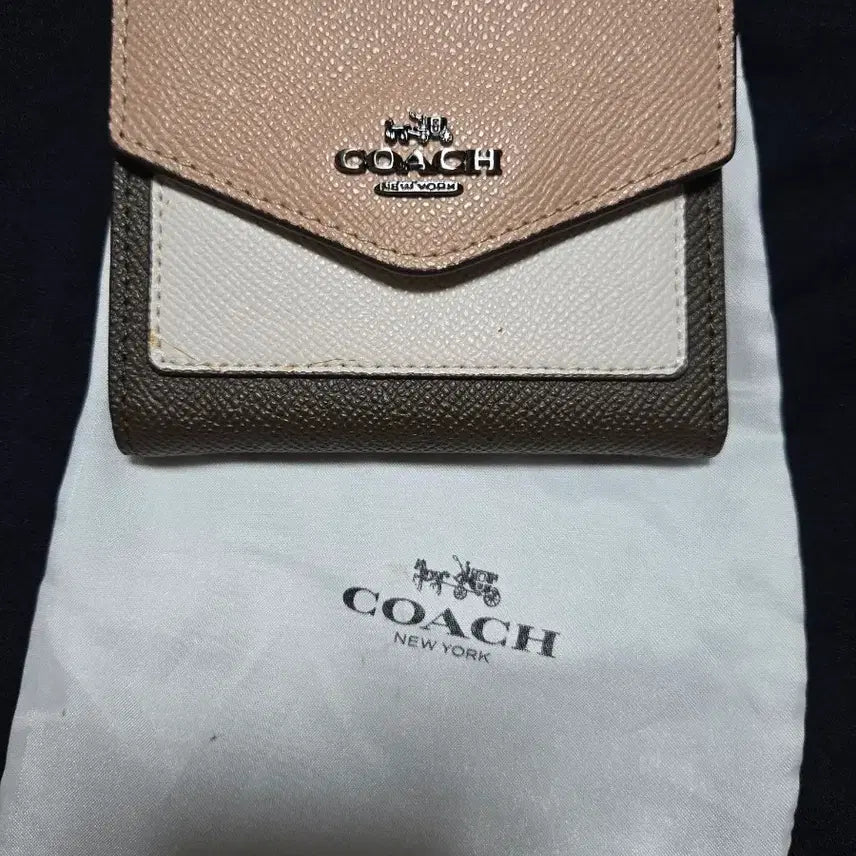 [BUNJANG] Coach Trifold Wallet Beige/Ivory/Brown / 코치 3단 반지갑 베이지/아이보리/브라운