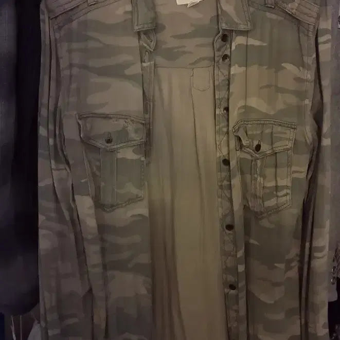 [BUNJANG] American Eagle Vintage Camo Y2K Shirt / 빈티지 카모 Y2K 와투케 셔츠