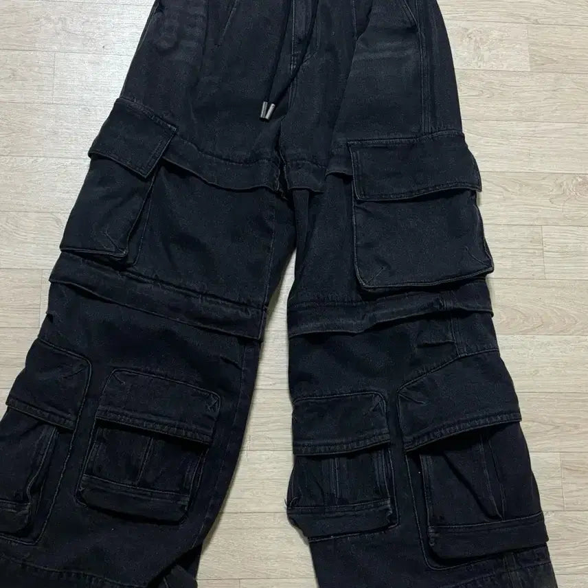 [BUNJANG] SONGZIO Collection Meta Cargo Denim Pants Black / 송지오 컬렉션 메타 카고 데님 팬츠 블랙 SG2PT720BK