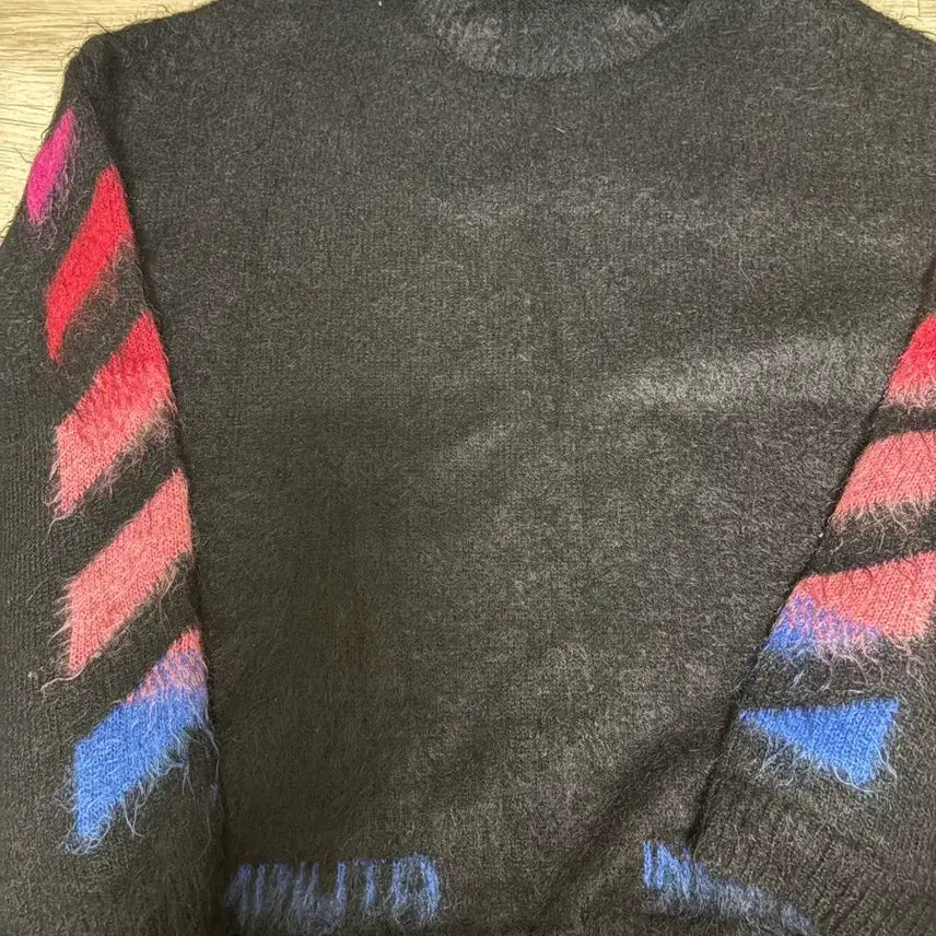 [BUNJANG] Off-White Mohair Knit Black / 오프화이트 모헤어 니트