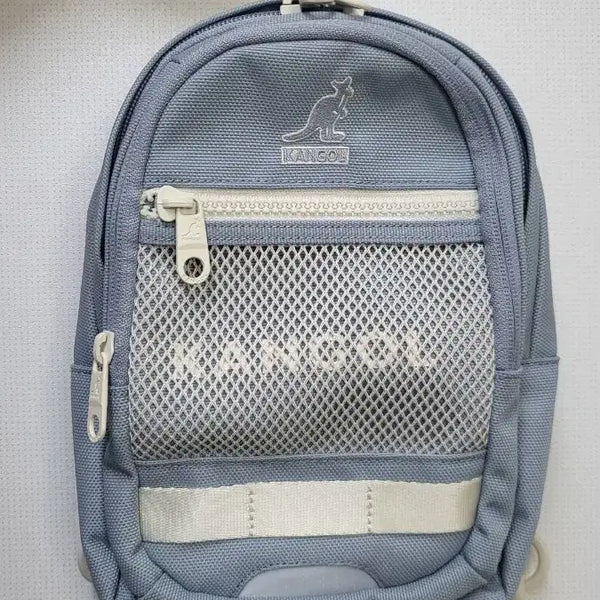 [BUNJANG] Kangol Sling Bag / 캉골 슬링백 팝니다.