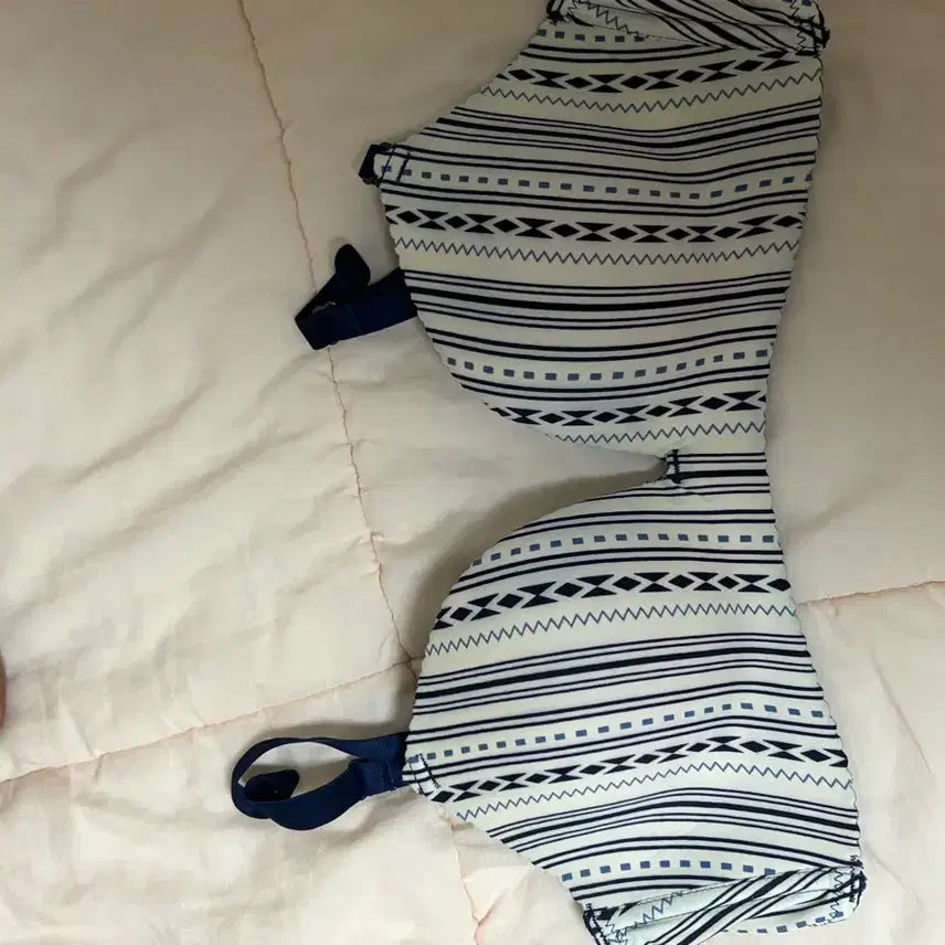 [BUNJANG] Aimée Feel Stripe Bra / 에메필 스트라이프 브래지어