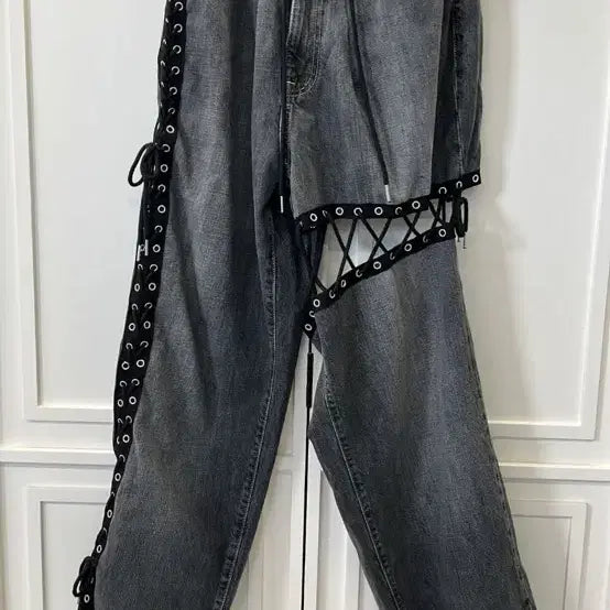 [BUNJANG] The Mysterious Hotel Reworked Ribbon Denim / 더미스테리어스호텔 리워크 리본 데님