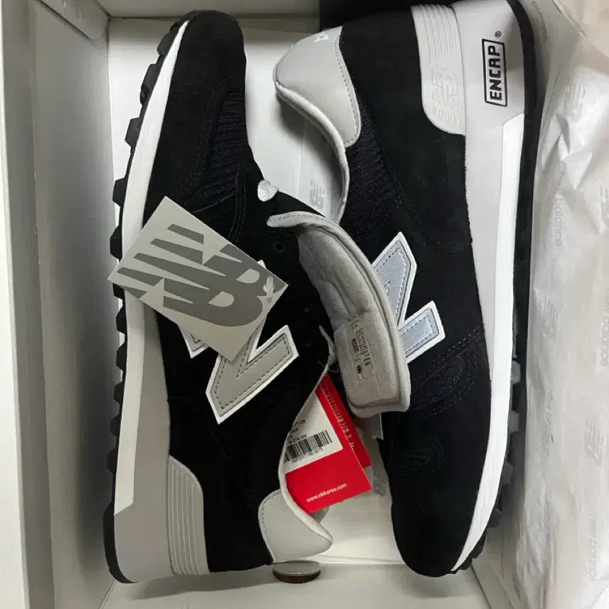 [BUNJANG] New Balance 1300 Black Sneakers (275) / 뉴발란스 1300 블랙 275