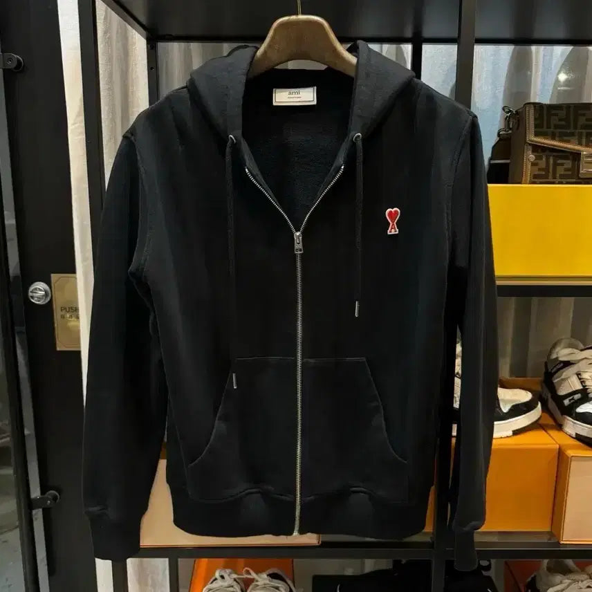 [BUNJANG] AMI Small Heart Logo Hoodie Black Size S / [정품/S사이즈] 아미 스몰하트 로고 후드티 블랙