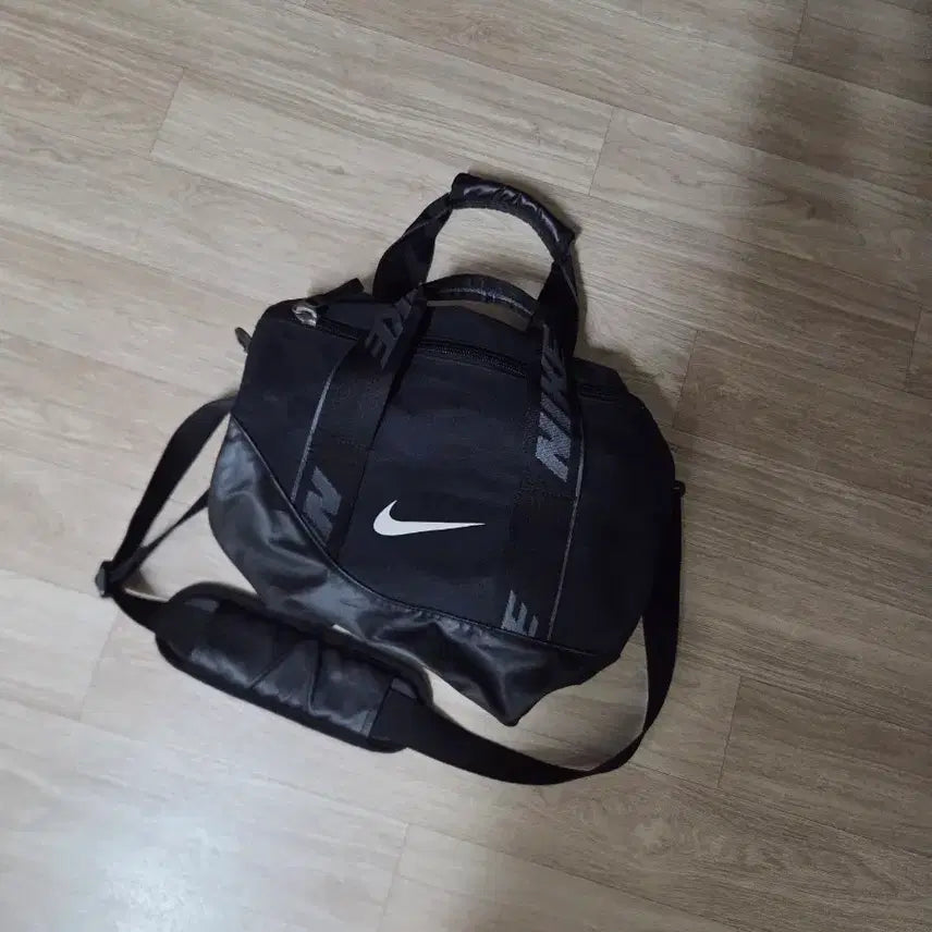 [BUNJANG] Nike Shoulder Bag / 나이키가방팝니다.