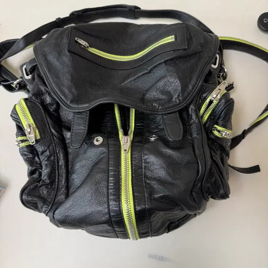 [BUNJANG] Alexander Wang Marti Medium Backpack Black Fluorescent Accent / 알렉산더왕 마르티 미디움 백팩 블랙 형광포인트