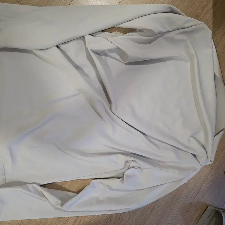 [BUNJANG] Batwing Sleeve Rash Guard / 가오리핏 래쉬가드