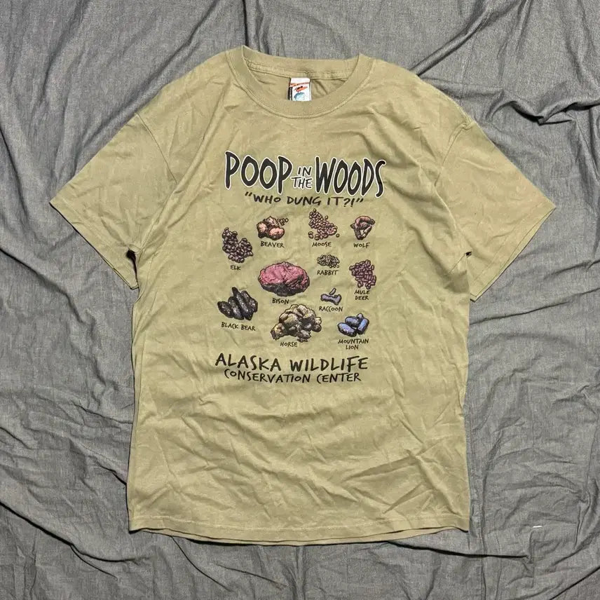[BUNJANG] The Duck Co. Alaska Wildlife Conservation Center 'Poop In The Woods' Graphic T-Shirt / The Duck Co. S/S T-Shirts Sz L