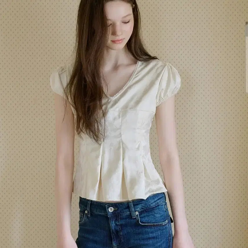 [BUNJANG] Letter From Moon Hidden Flower Satin Blouse (Cream) / 레터프롬문 히든 플라워 사틴 블라우스(크림)