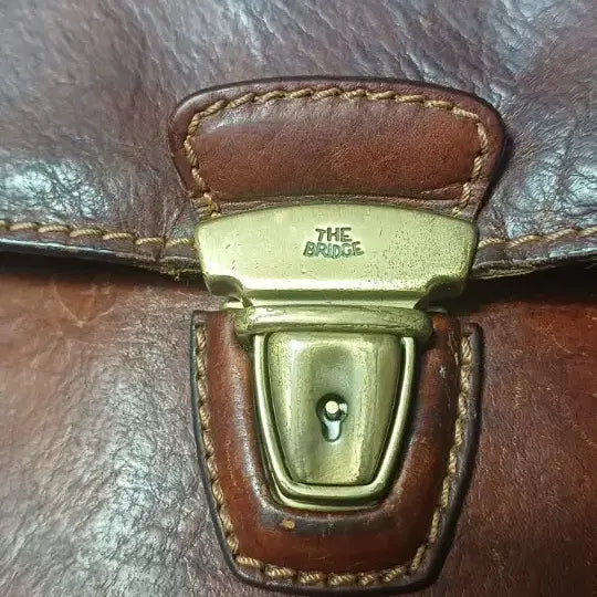 [BUNJANG] The Bridge Classic Leather Briefcase - Genuine, Italian Vegetable-Tanned Cowhide / 희귀 더 브릿지(The Bridge) 클래식 가죽 서류가방 정품 (보증서/설명서 포함)이탈리아 최상급 가죽 공방 브랜드 '더 브릿지(The Bridge)'의 빈티지 가죽 서류