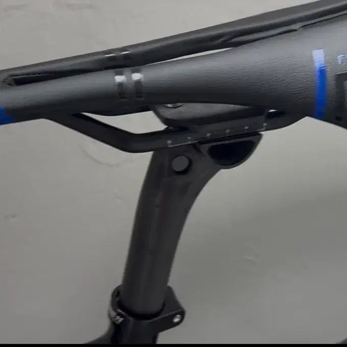 [BUNJANG] Carbon Seatpost and Selle San Marco Mantra Saddle Bundle / (카본싯포+산마르코 만트라)무하자 개급처