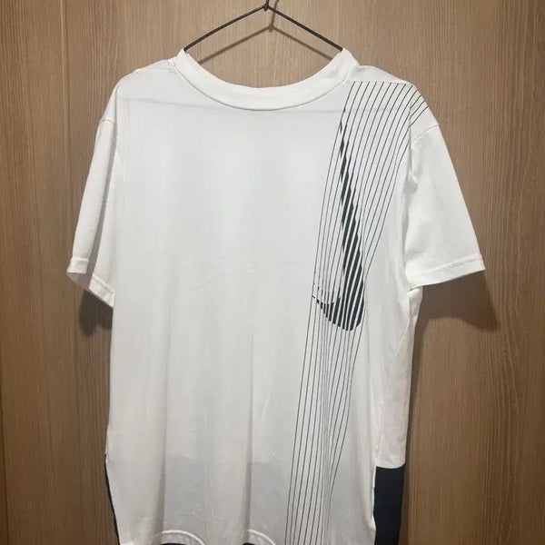 [BUNJANG] Nike Dri-FIT Short Sleeve T-Shirt XL / 나이키 DRI-FIT 반팔 티셔츠 XL(105) / 상태 매우 좋음