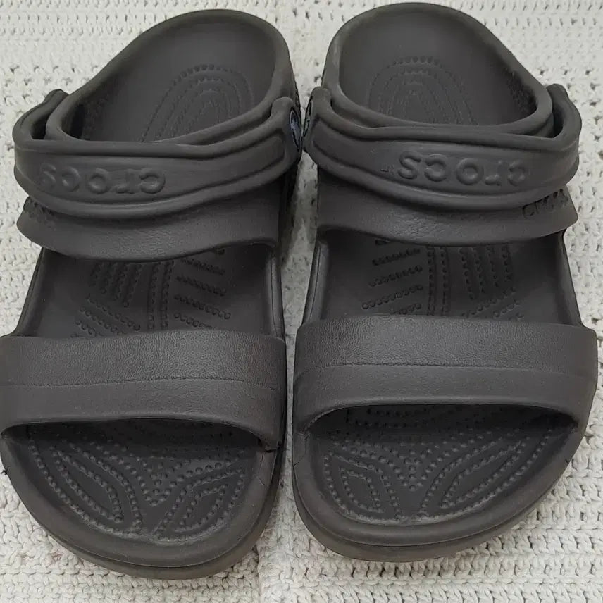 [BUNJANG] Crocs Dark Brown Sandals W9 / 크록스 샌들 W9